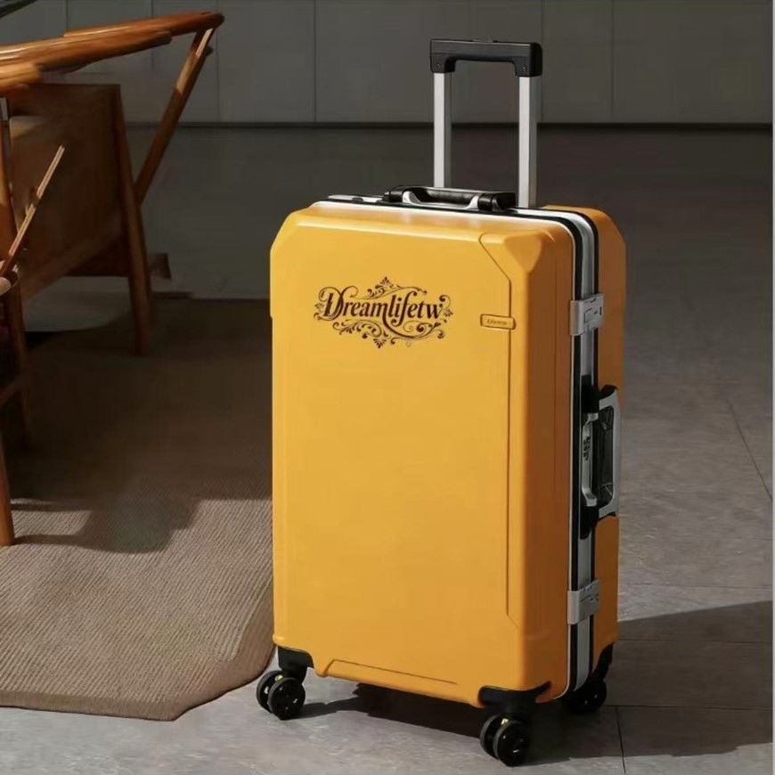 亮黃色防護　行李箱／